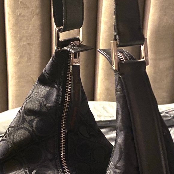 Salvatore Ferragamo Large Hobo Bag - Picture 5 of 6